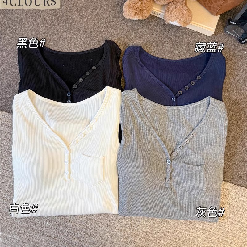 A new French style V-neck long-sleeved T-shirt for women in 2025. Pair it with a chest pad and a slimming top for autumn and winter Application Scenario