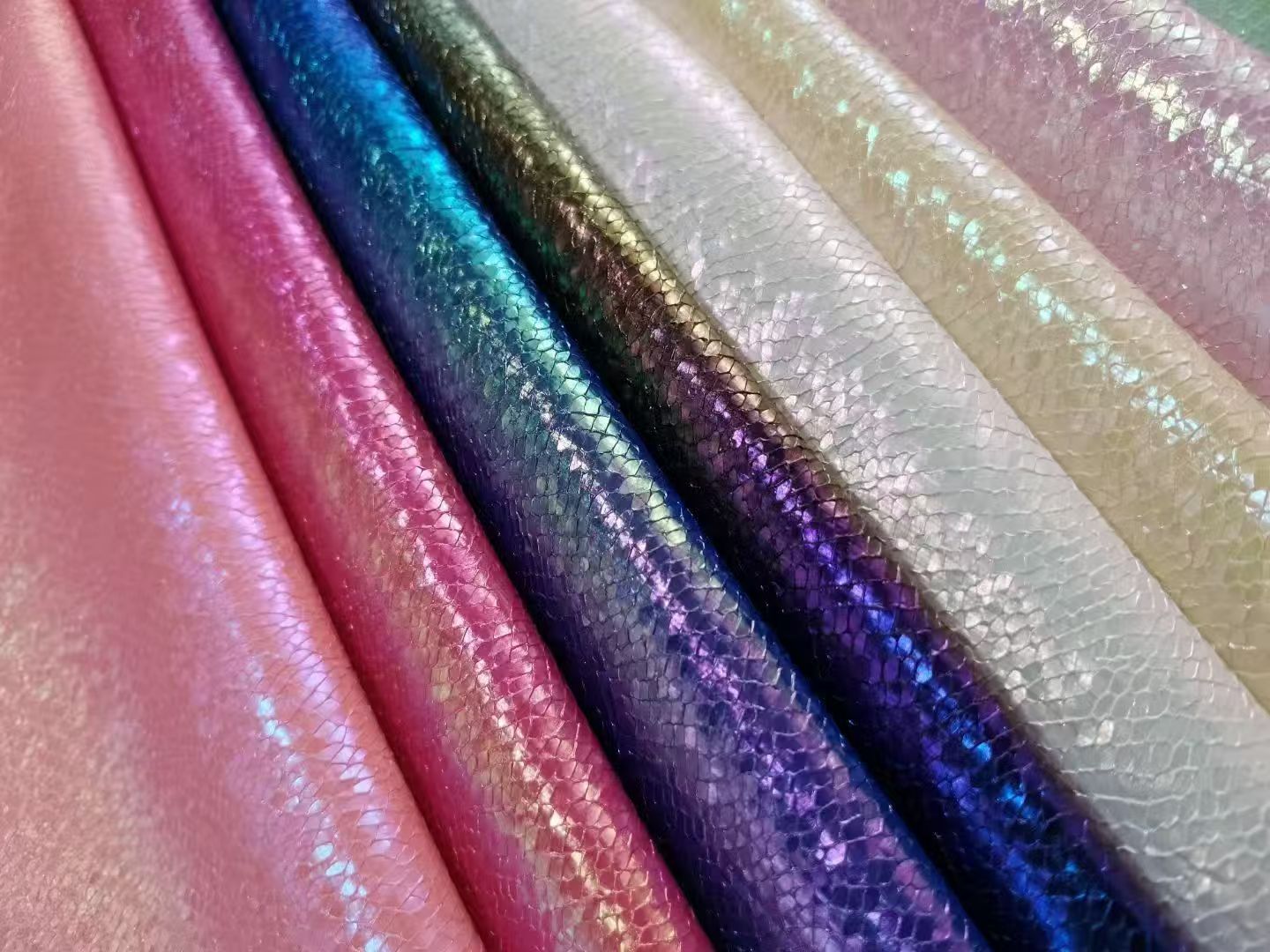 High-gloss laser series/snake pattern/handbags/luggage/clothing accessories/decorations/furniture/diy handicrafts, etc Application Scenario
