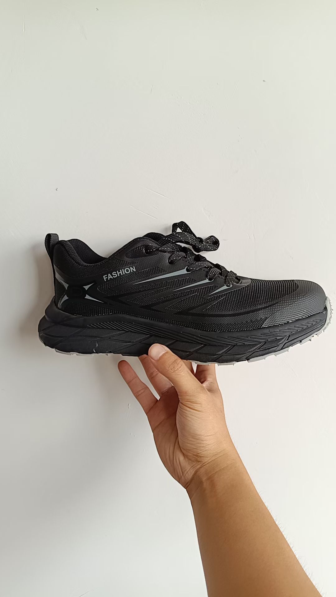 新款时尚休闲劳保鞋安全鞋防砸防穿刺绝缘鞋劳保安全护具劳保鞋男士四季舒适