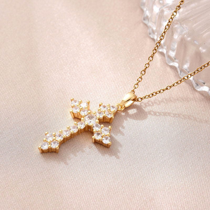 欧美跨境外贸新款铜镀真金十字架项链饰品简约时尚设计款吊坠东南亚潮流百搭镶锆石详情3