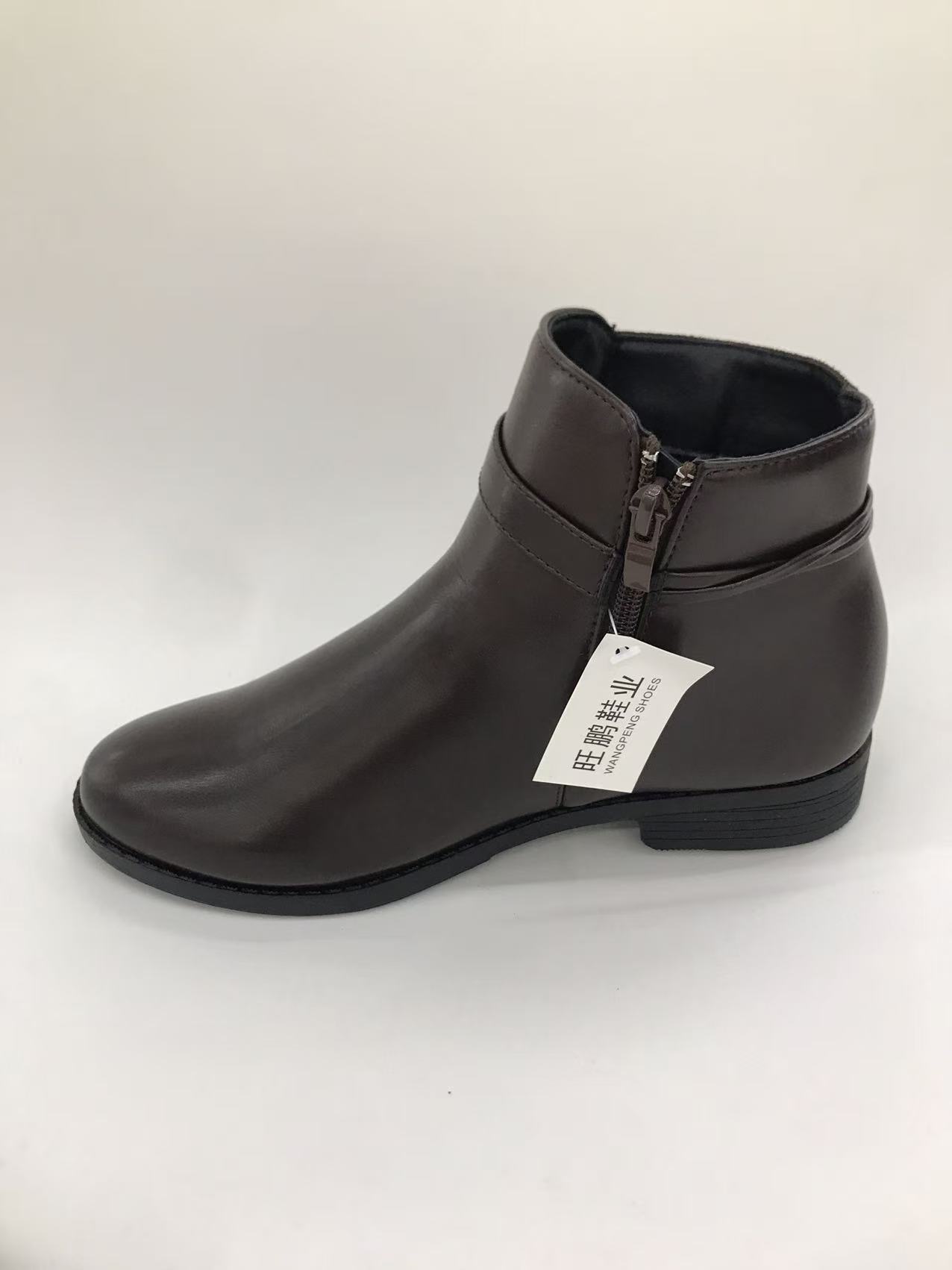 Ethnic style boots, women's Spring and autumn long tube solid color boots, size boots Application Scenario