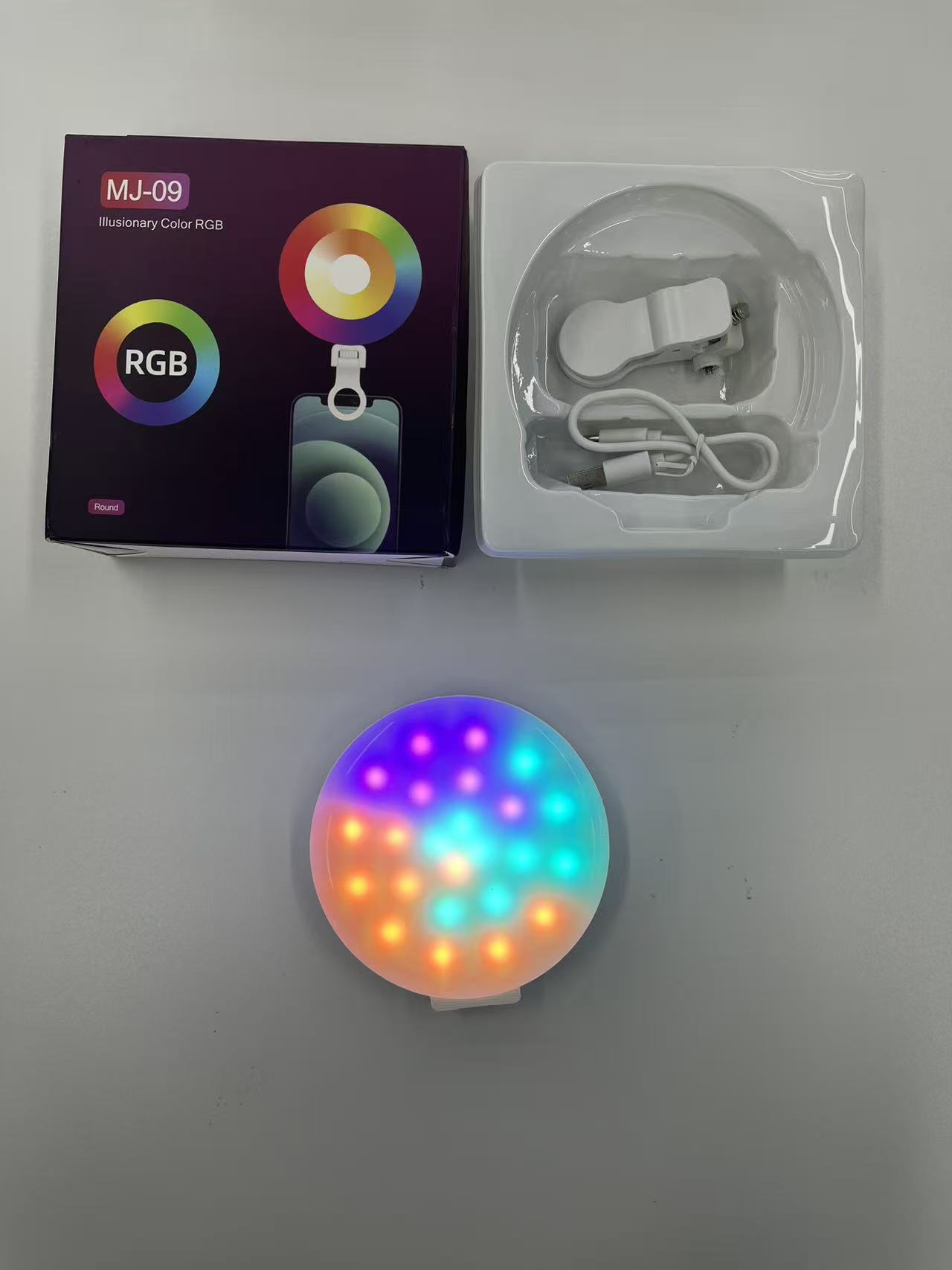 Mini portable mobile phone fill light, LED external live streaming flash, beauty selfie face lighting Application Scenario