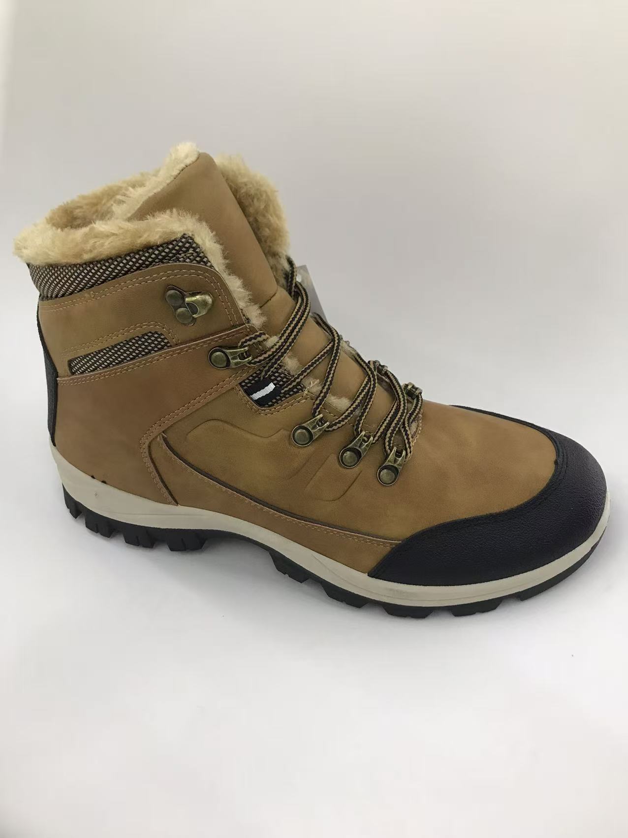 Men's autumn and winter hiking shoes are lightweight and anti-slip, comfortable and durable full figure