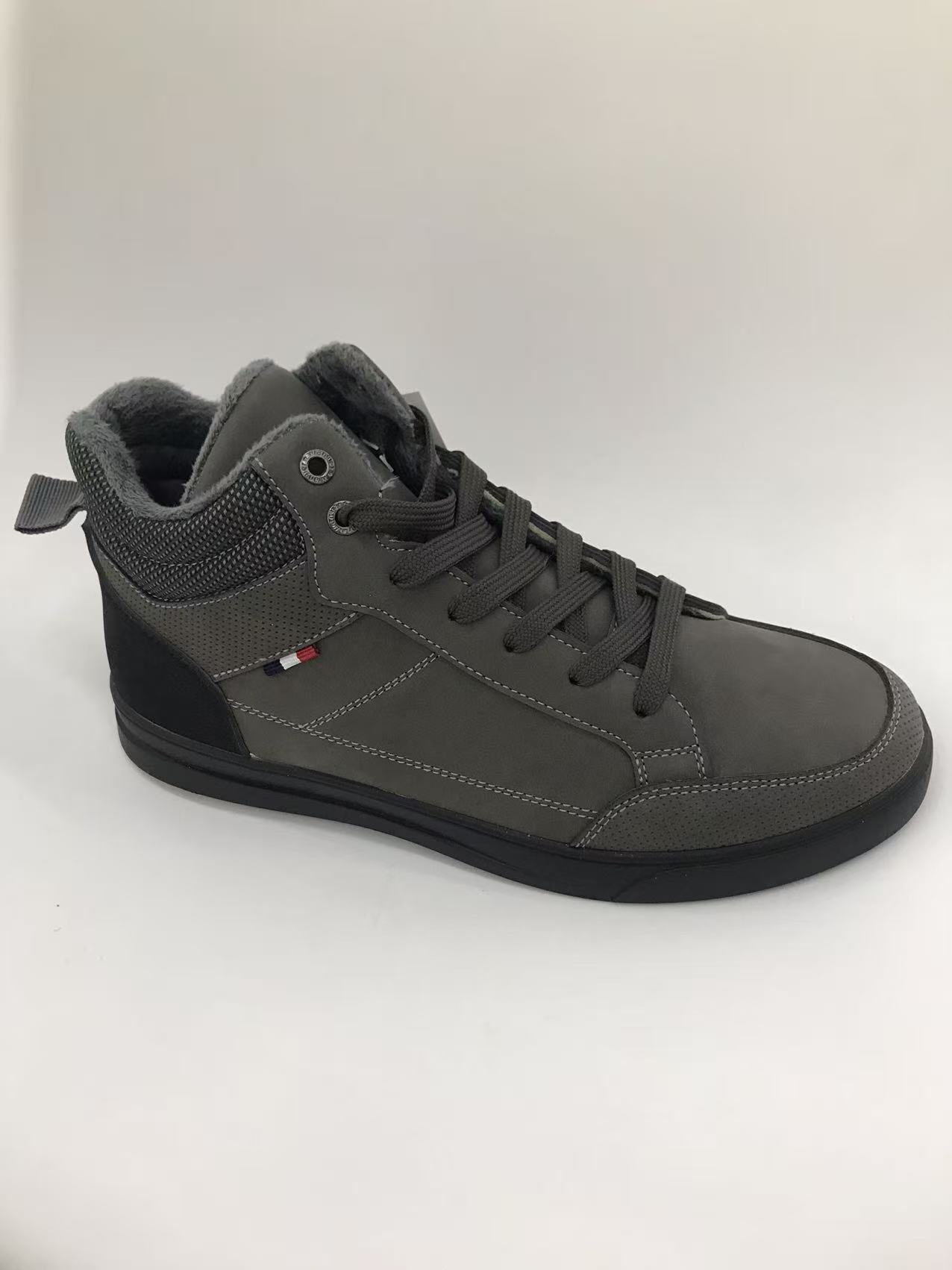 Men's autumn and winter hiking shoes are lightweight, anti-slip, wear-resistant and breathable. These hiking shoes are comfortable and durable full figure