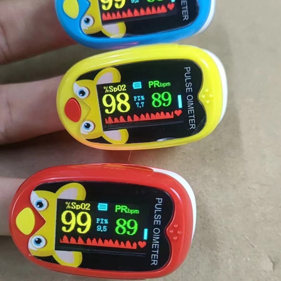 Children's blood oxygen meter charging finger clip pulse blood oxygen saturation monitoring and monitoring heart rate blood oxygen meter oximeter blood oxygen meter detail image 4