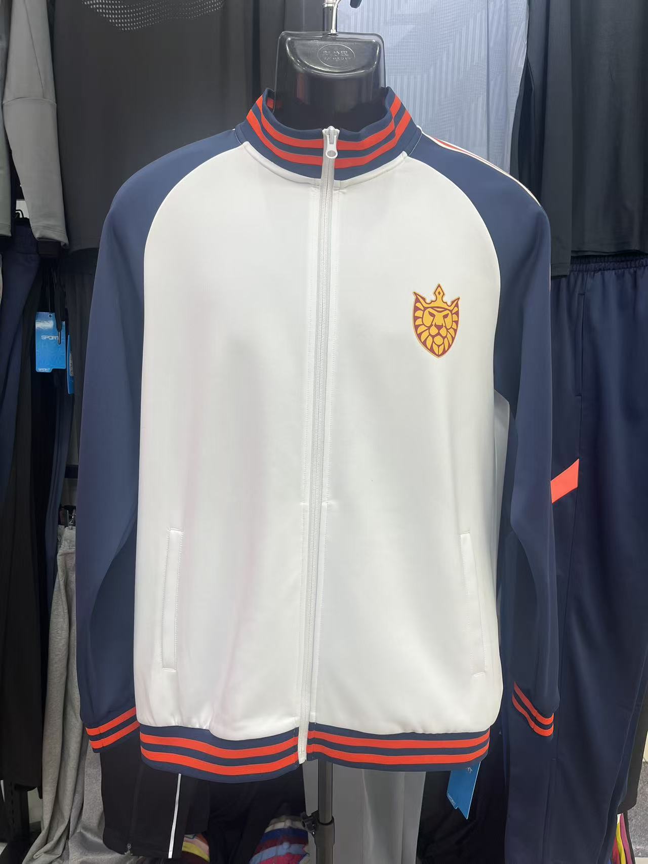 Custom-made high-quality sports jackets Item Picture