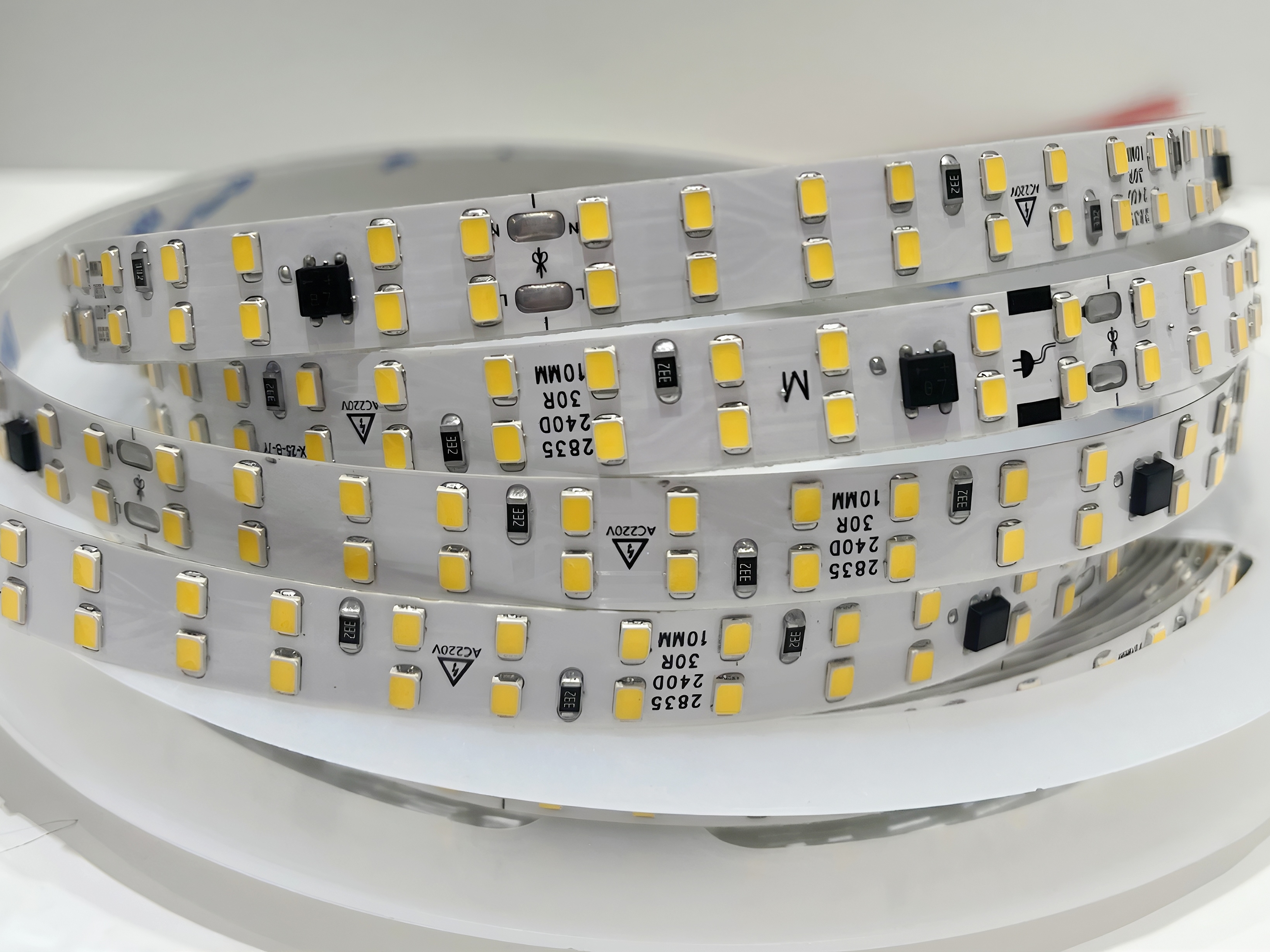 220V 裸板免驱双排LED贴片灯带 2835-240D-10MM  带背胶 铝槽吊顶线性灯详情1