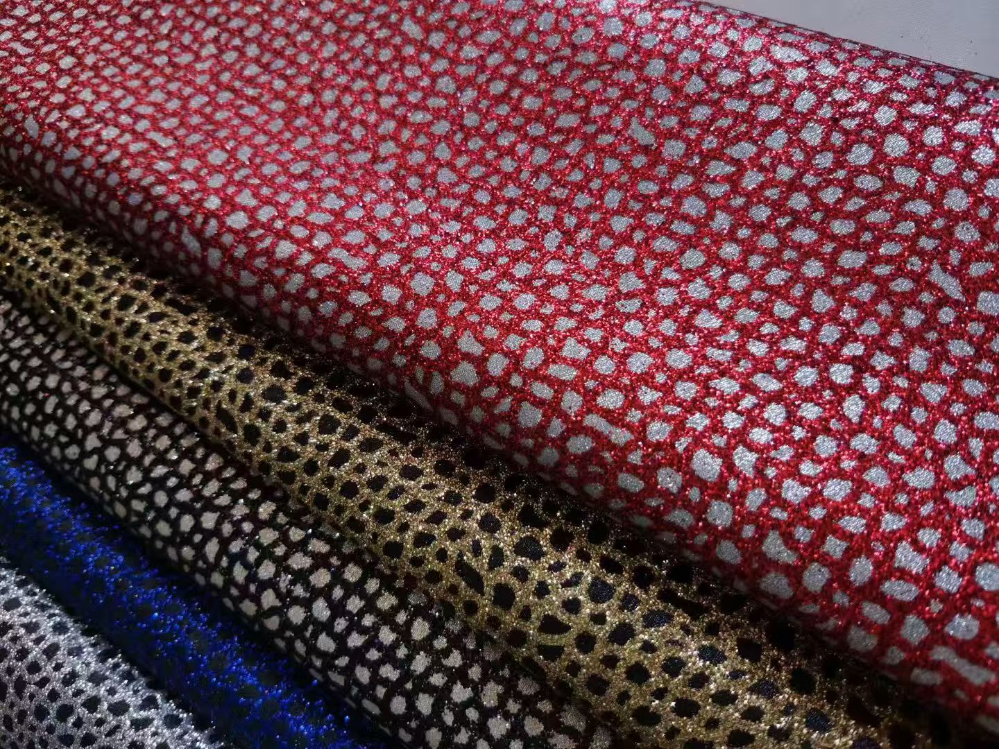 The fine powder Glite leather series is suitable for luggage, clothing accessories, furniture and other accessories Application Scenario