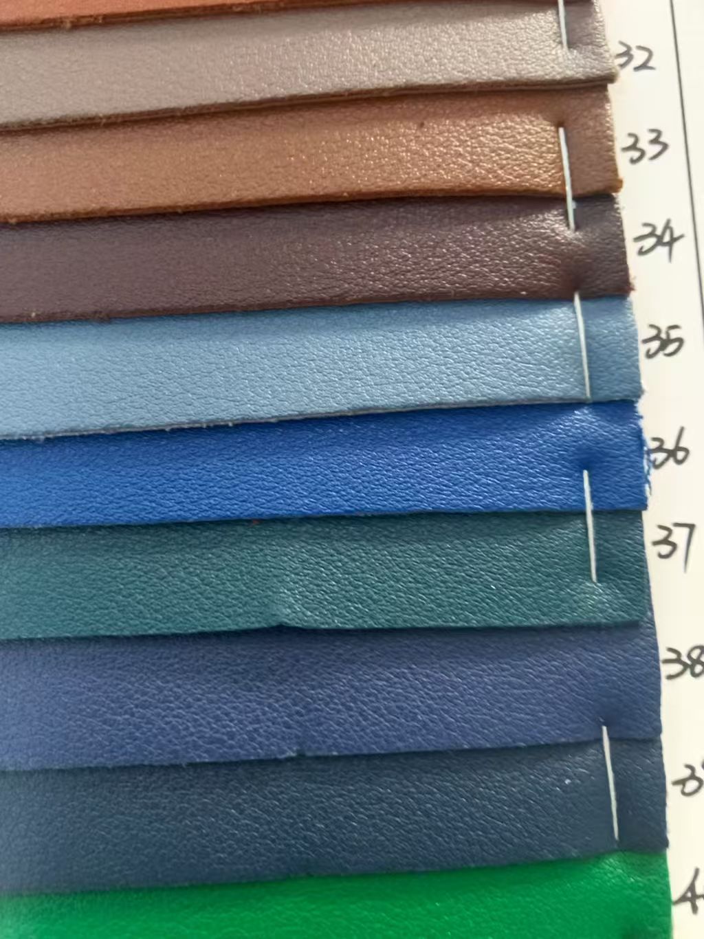 Double-sided leather is suitable for mouse pads, luggage, home table MATS, etc Item Picture