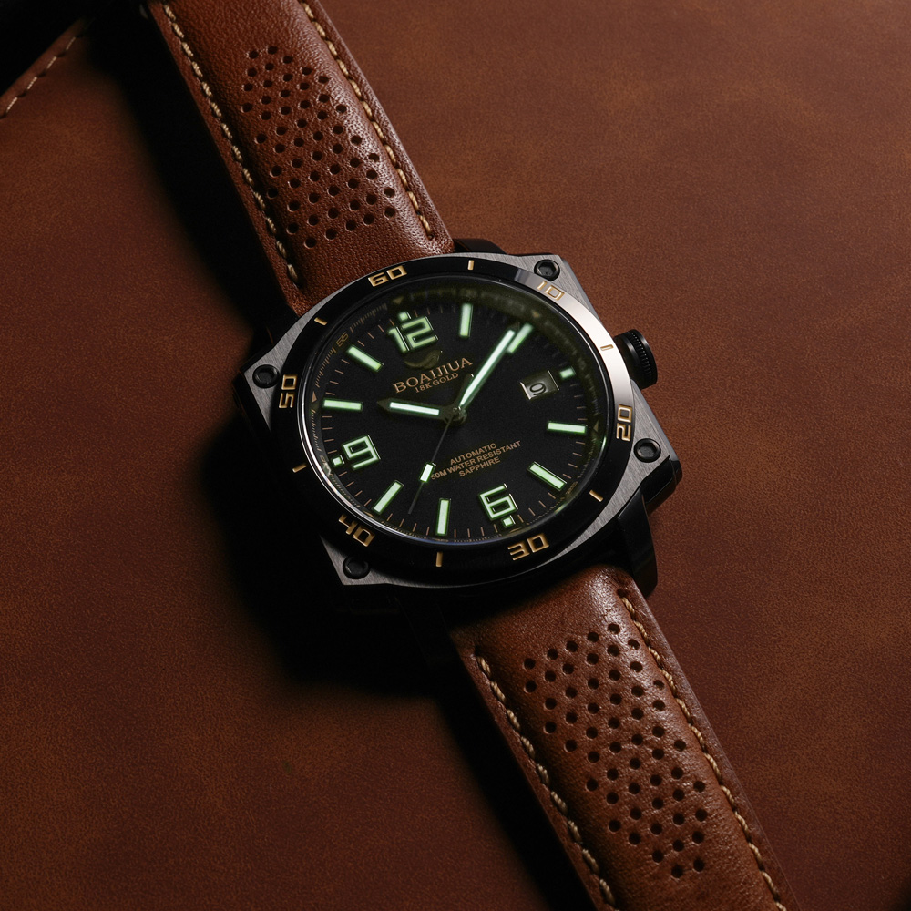 The new automatic mechanical men's watch from Baiaijia, a fashionable waterproof leather strap men's watch, an original genuine 18K gold label wristwatch 8005, obsidian black, 42.5mm Application Scenario