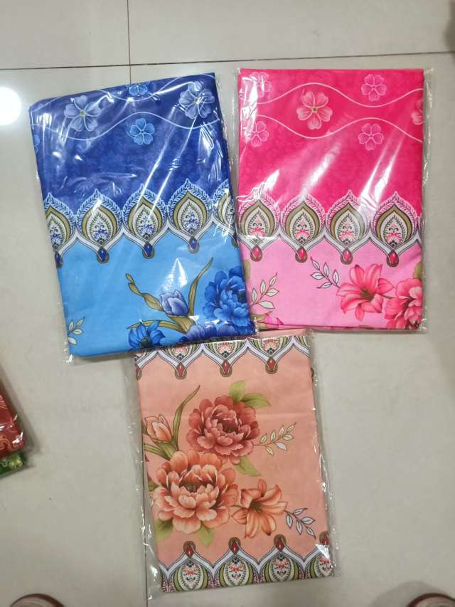 印花窗帘，价格便宜，花型多，颜色混装，细节图