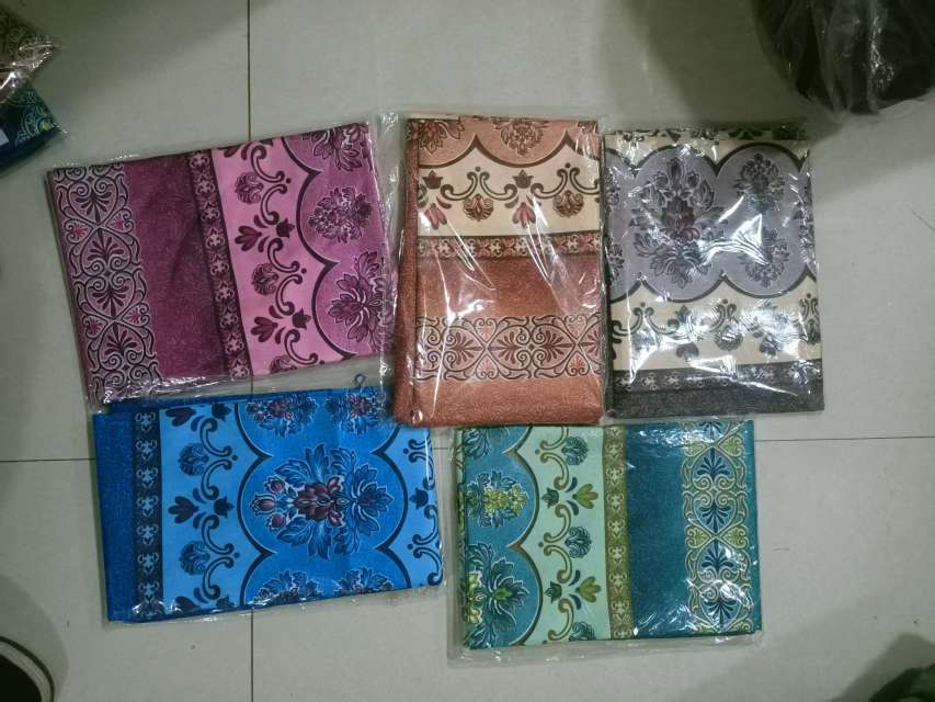 印花窗帘，价格便宜，花型多，颜色混装，详情图3