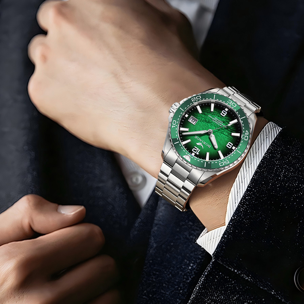 Baiaijia fully automatic mechanical men's watch, waterproof men's wristwatch, original genuine leather and real diamond watch, 18K gold label watch 8007 Aurora green Application Scenario