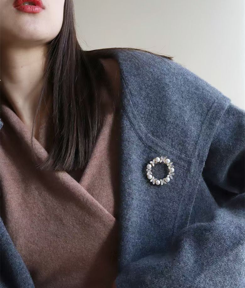 Natural freshwater multi-pearl brooch with round flowers, unique and elegant. A versatile gift for corsages detail image 6