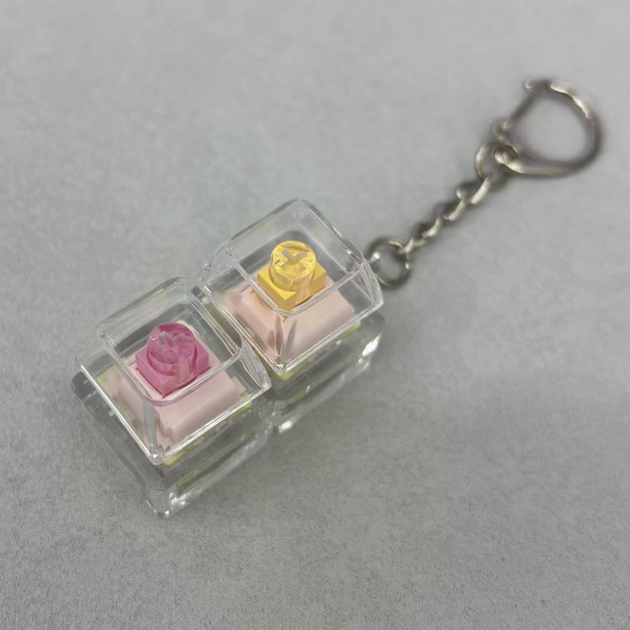 捏捏乐/解压/捏捏/尖叫鸡/钥匙扣儿童玩具白底实物图