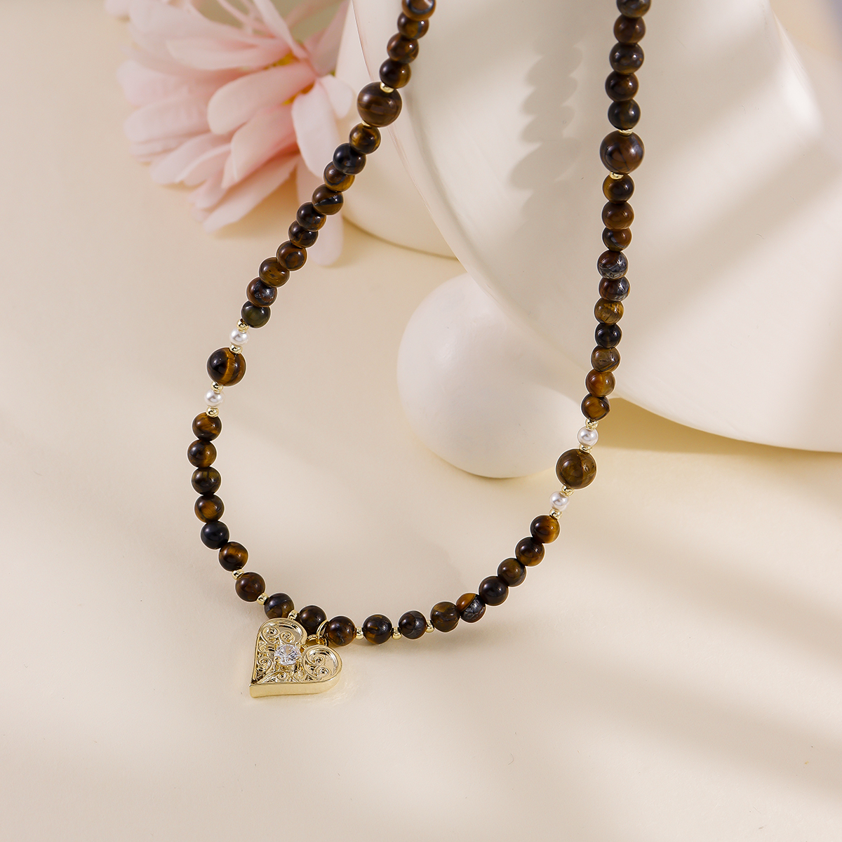 轻奢小众高级感美拉德虎眼石项链高级新款爆款女 爱心吊坠项链	细节图