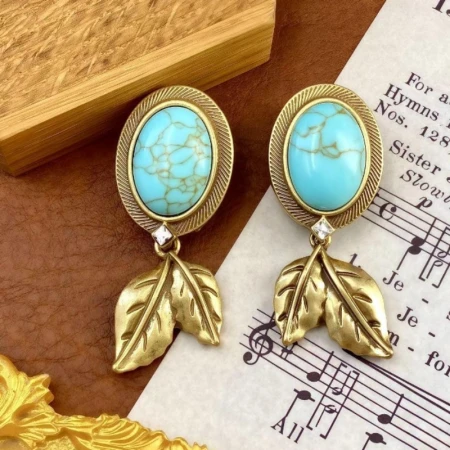 【SUGEBEINI】 Retro aged brass turquoise earrings, leaf pendants, diamond-encrusted earrings, Bohemian style, niche design earrings, ZEH00002 jewelry earrings 【SUGEBEINI】 Retro aged brass turquoise earrings, leaf pendants, diamond-encrusted earrings, Bohemian style, niche design earrings, ZEH00002 jewelry earrings