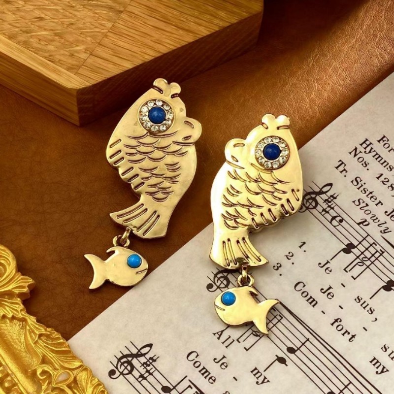 【SUGEBEINI】复古风金鱼造型耳环 蓝石镶钻亲子鱼耳坠 小众设计感轻奢海洋风耳饰ZEH00009