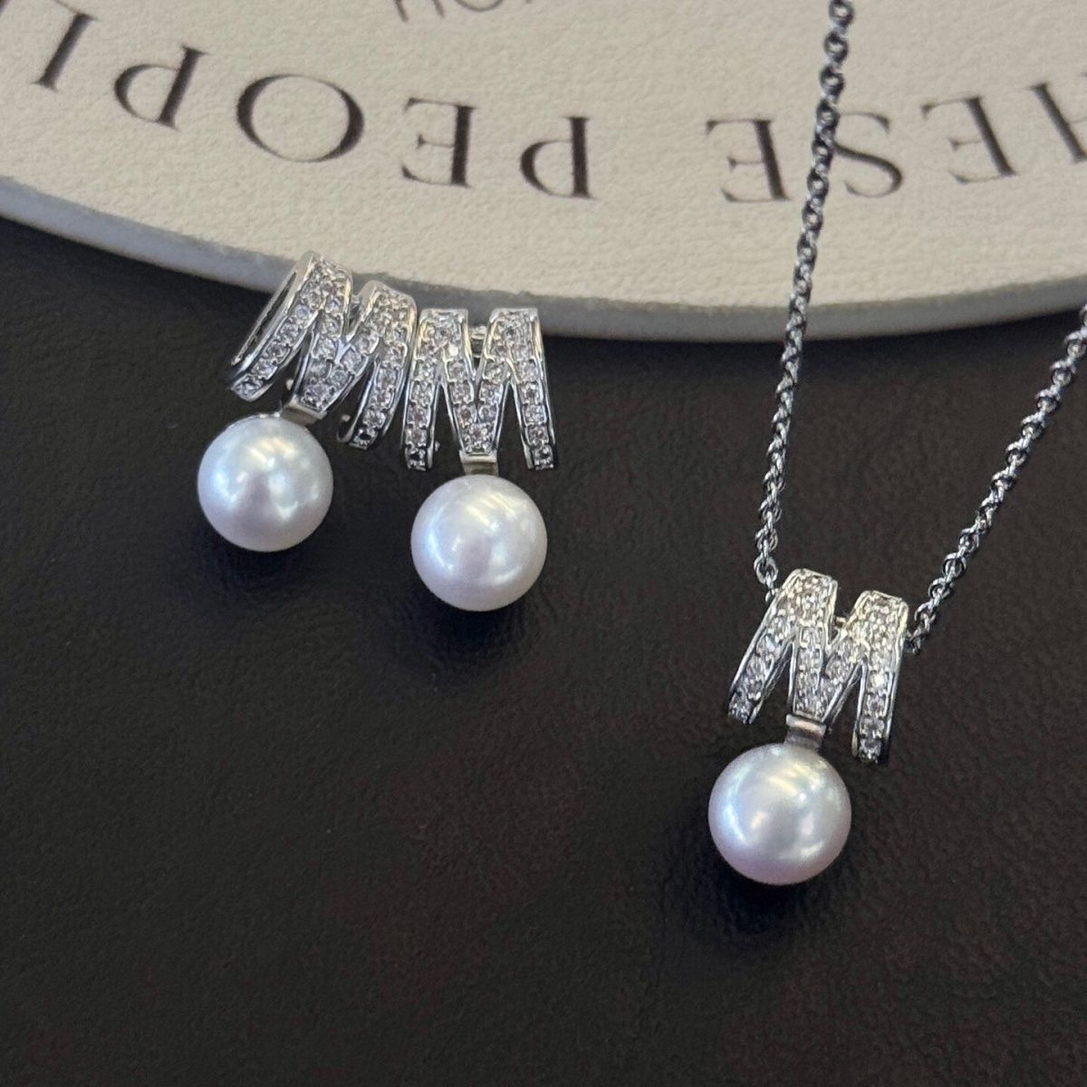 Natural freshwater pearl M Family collaboration set of the same style, neutral style soft and elegant full diamond inlaid jewelry necklace Pearl necklace