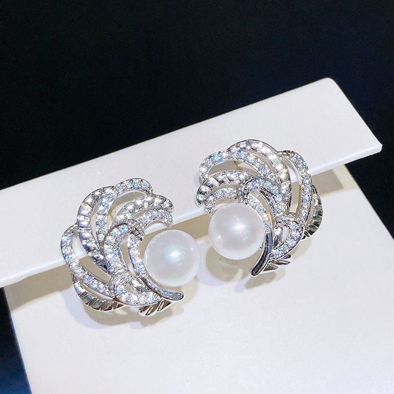 6-7mm freshwater pearl stud earrings of the same style as the big brand, high-end and light luxury style earrings and earrings detail image 2