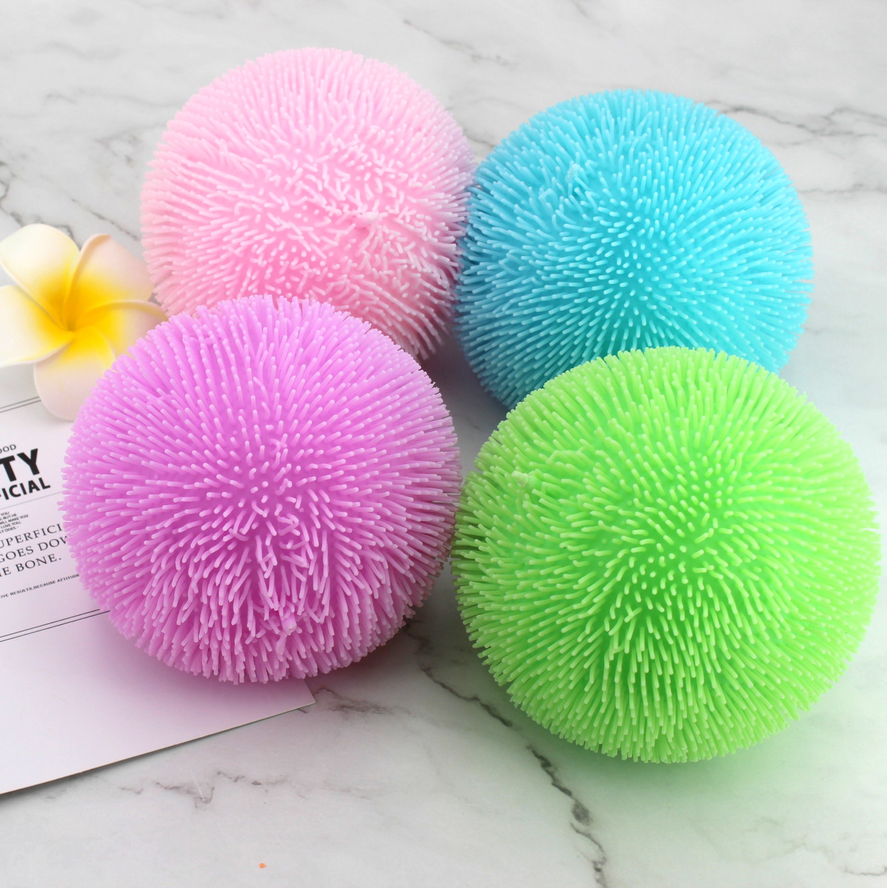 小孩挤压玩具100g马卡龙四色毛毛球爆品工厂直销