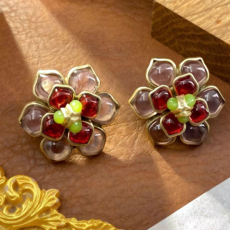【SUGEBEINI】 Baroque-style flower-shaped stud earrings with multi-color gemstone inlay design, retro and luxurious socialite style outfit and accessory ZEH00036H