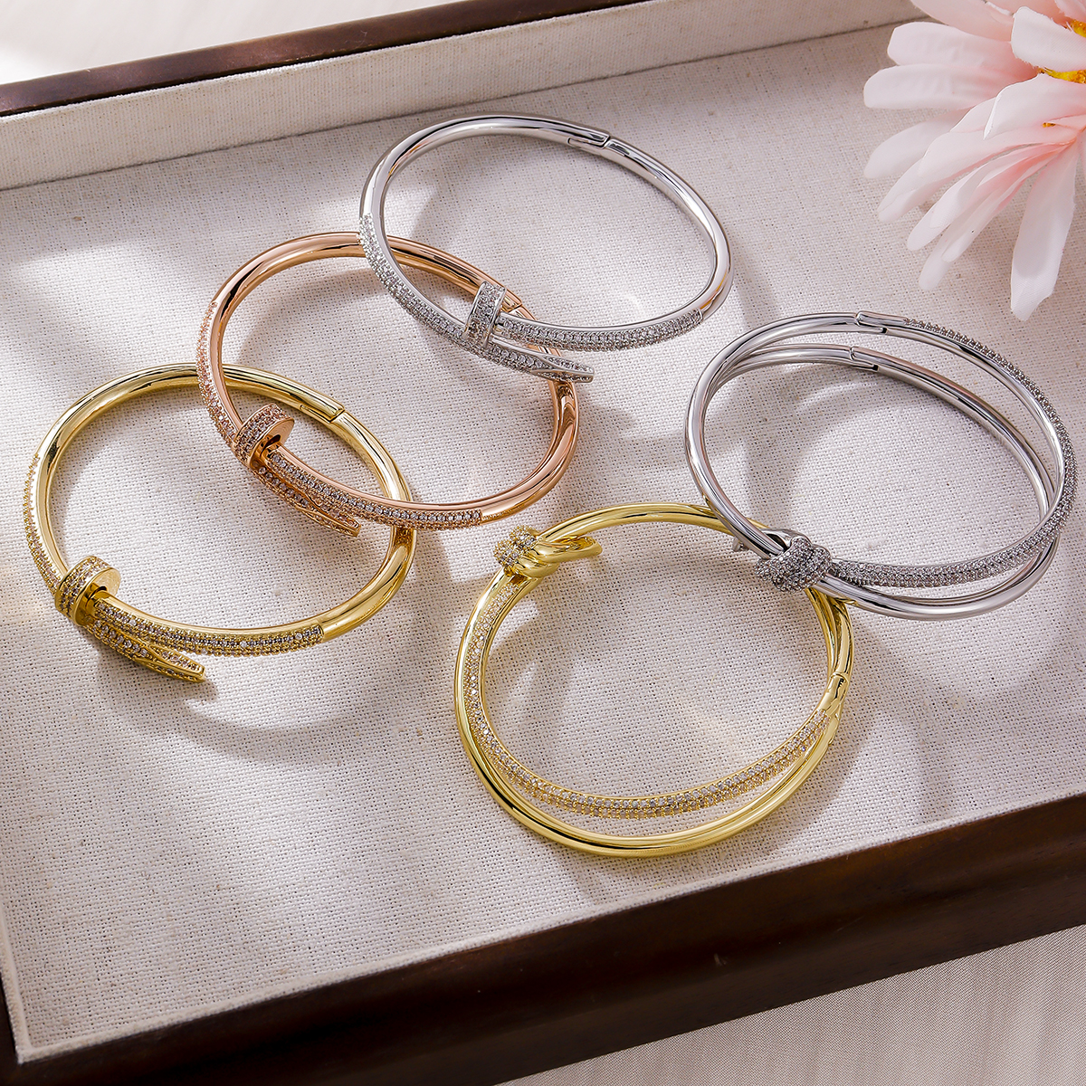 韩版手环铜微镶锆石手镯高级感精致女款镯子时尚气质手环手饰配饰