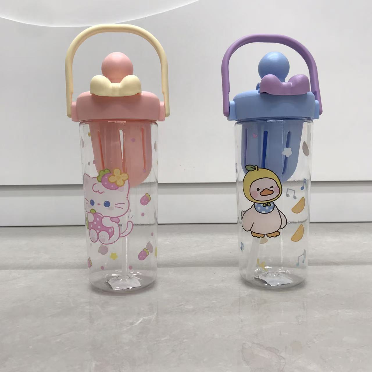 萌趣卡通动物儿童水杯 多款式便携提手透明吸管杯 学生可爱随身杯户外防漏饮水杯详情3