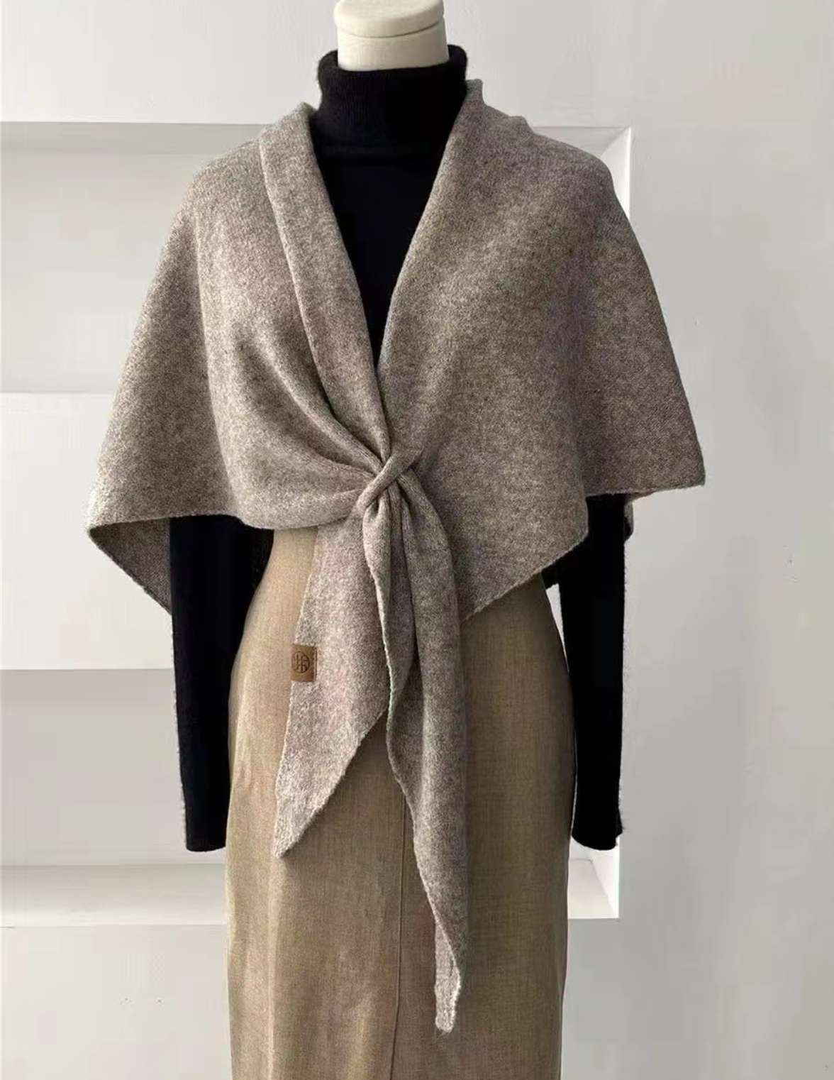 New wool blend shawls and scarves are in stock Specification image
