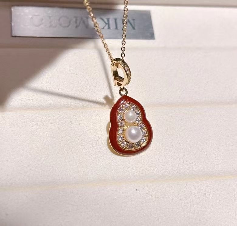 New 2025 bestseller micro-inlay gourd pearl stud earrings for women's New Year, a niche and high-end red festive earrings necklace, pearl necklace jewelry Application Scenario