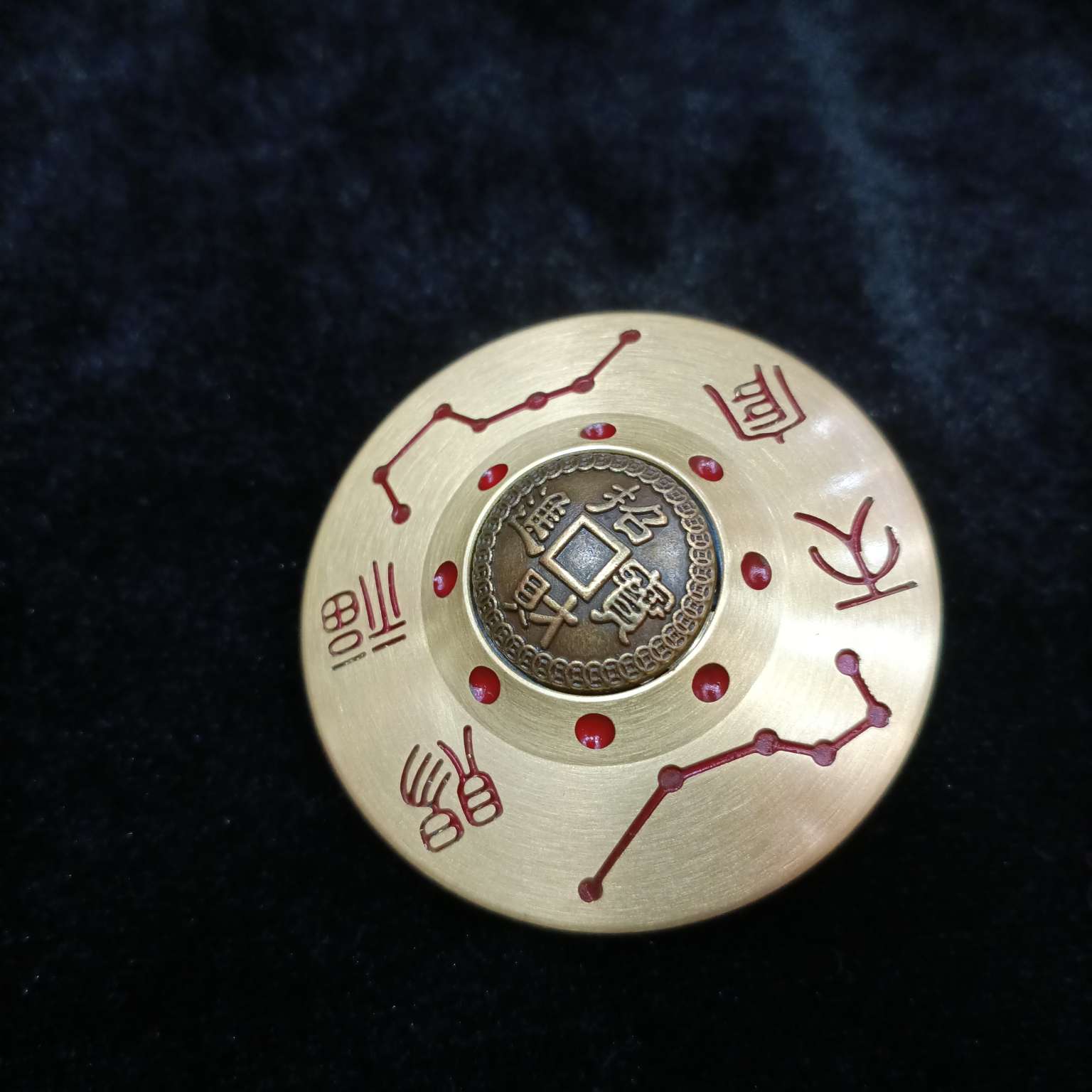 Zhonggong Craft hand-held piece: Heavenly Officials bestow blessings, immediate wealth, and the Ox turns the world around Item Picture