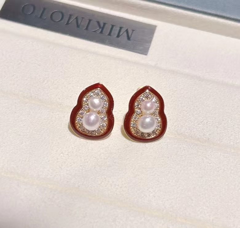 New 2025 bestseller micro-inlay gourd pearl stud earrings for women's New Year, a niche and high-end red festive earrings necklace, pearl necklace jewelry Specification image