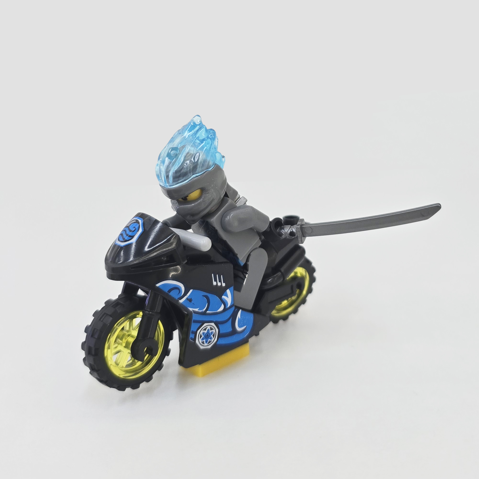 Ice Ninja MiniFigure building blocks compatible with LEGO children's educational toys, factory export wholesale Ninja with weapons, 2 yuan, 20 pieces Application Scenario