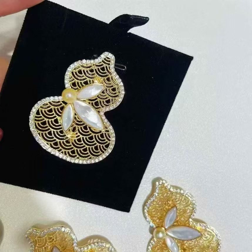 DIY brooch, high-end new style gourd brooch, hollowed-out, unique and elegant, high-end and exquisite coat brooch, fashionable suit brooch, Dan peach Specification image