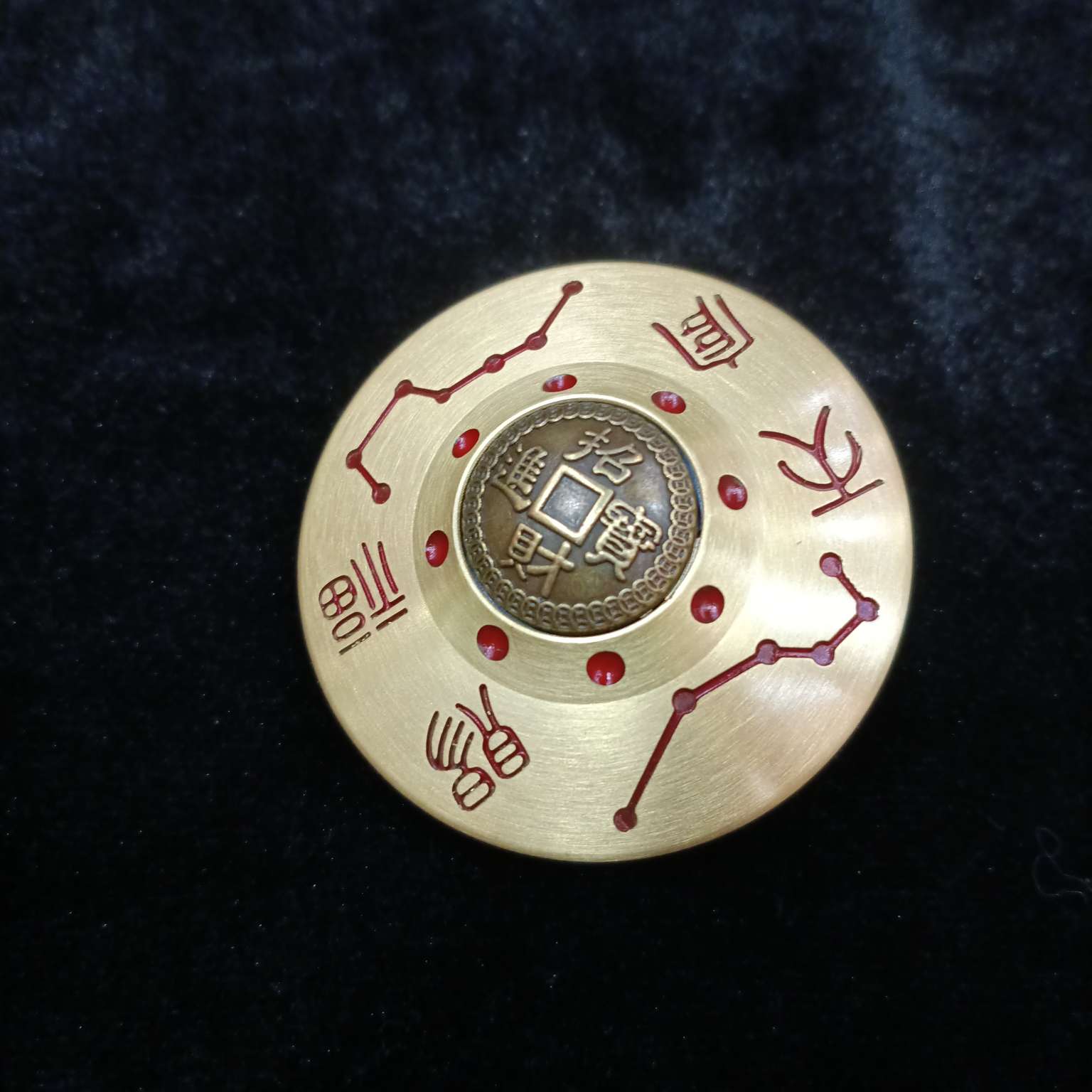 Zhonggong Craft hand-held piece: Heavenly Officials bestow blessings, immediate wealth, and the Ox turns the world around Application Scenario