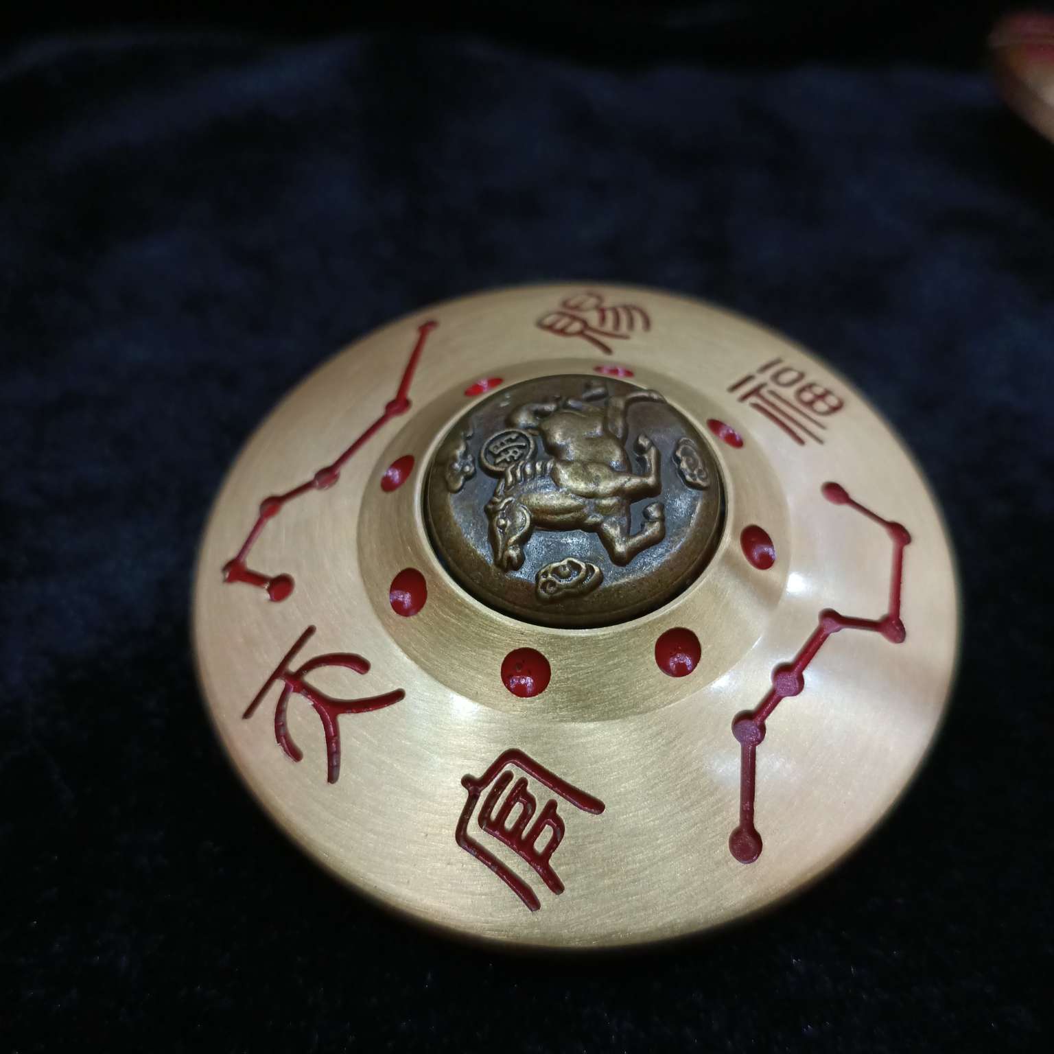 Zhonggong Craft hand-held piece: Heavenly Officials bestow blessings, immediate wealth, and the Ox turns the world around detail image 6