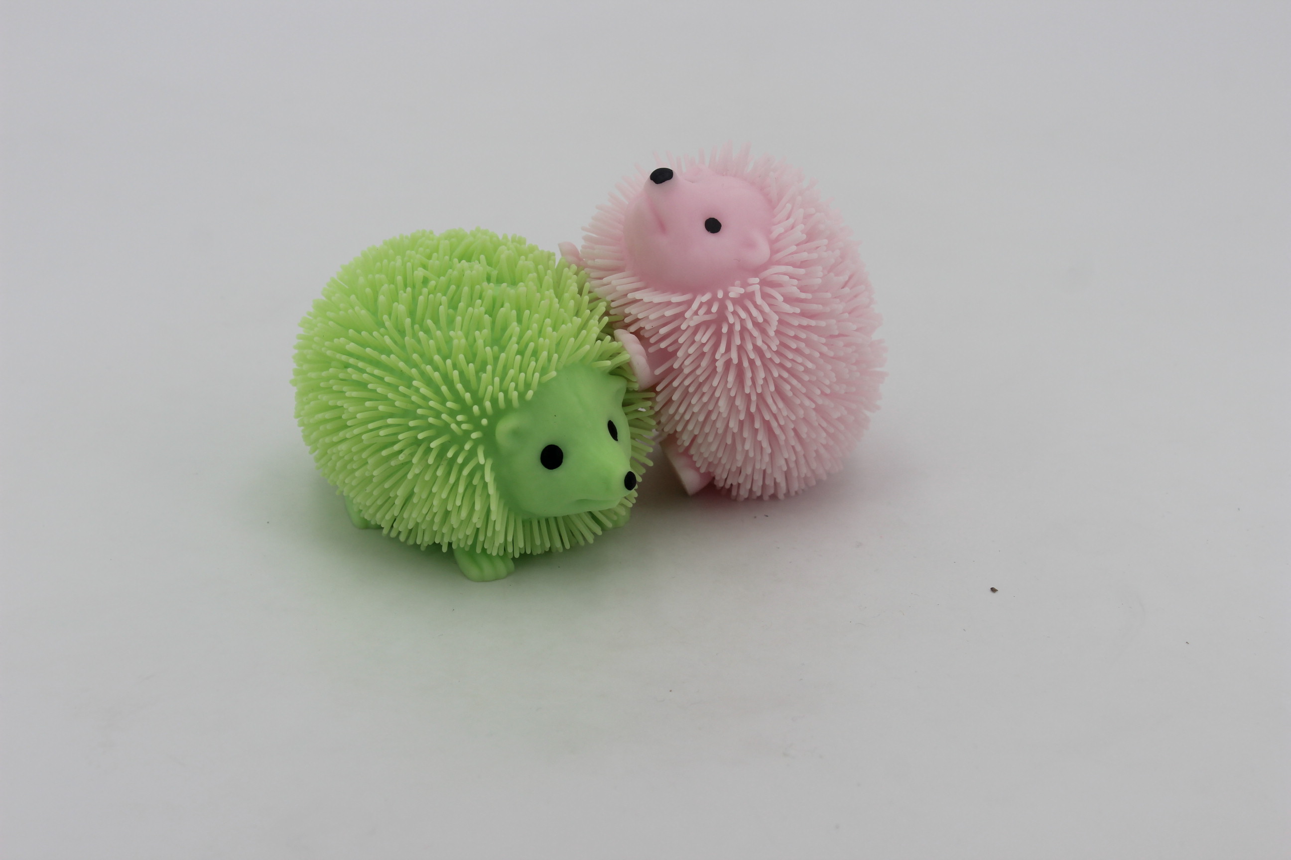 Little Hedgehog, a best-selling toy for squeezing kids, is sold directly from the factory details Picture