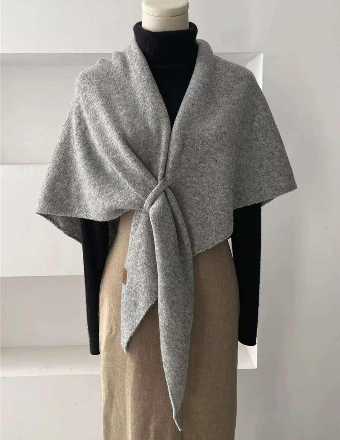 New wool blend shawls and scarves are in stock Application Scenario