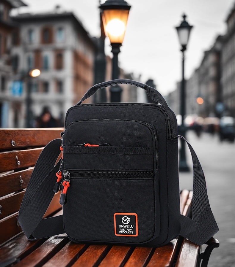 2025新款 男士单肩包  多层手提男包 大容量休闲斜挎包
商务出行包 潮流百搭 防水耐磨实用外贸批发