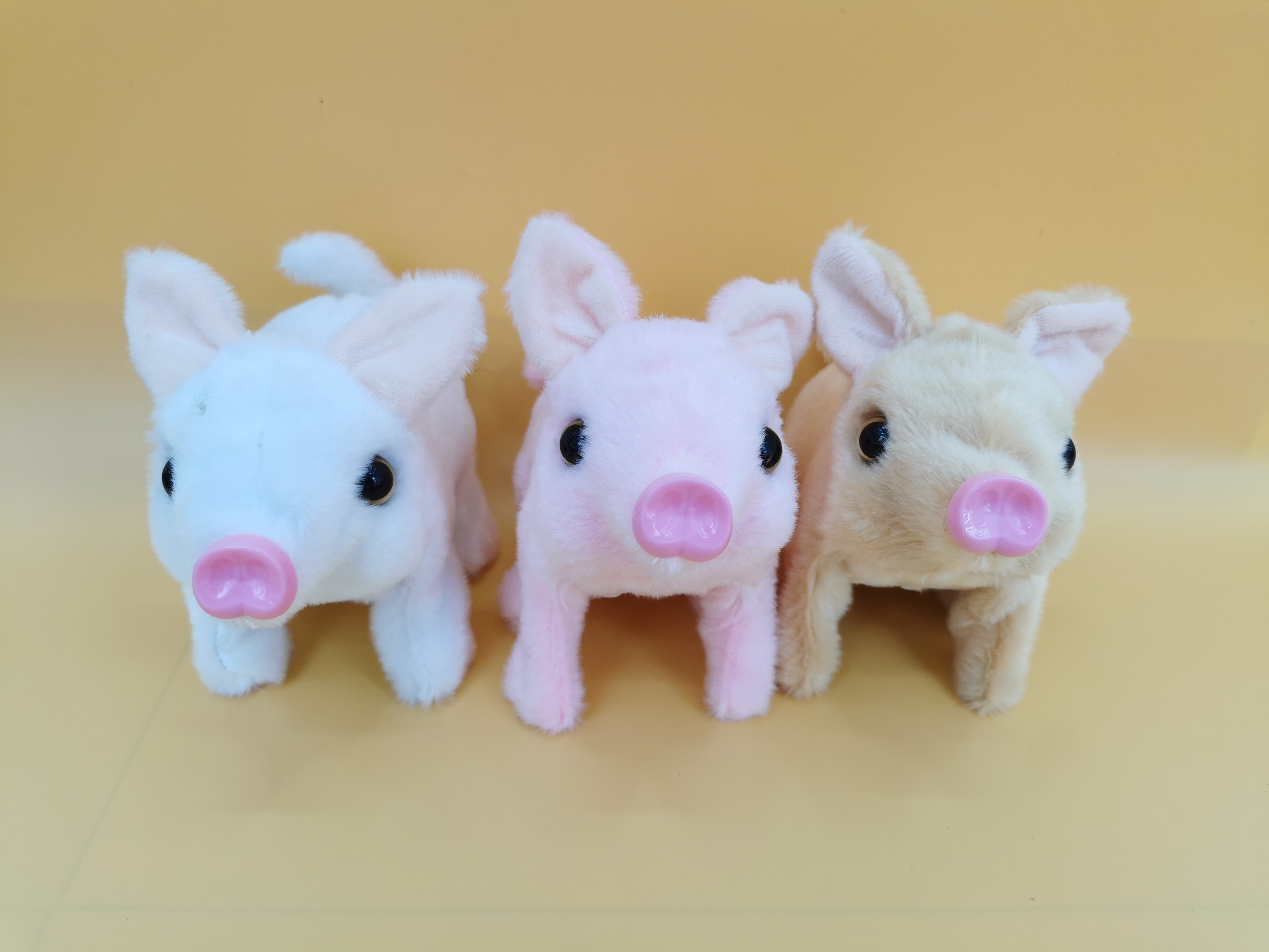 Cute little pig electric toy that can jump, cry and shake ears, a parent-child interaction wonder, a gift for girls and boys