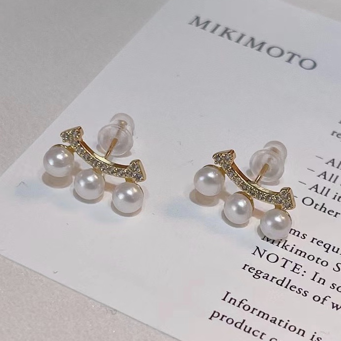 Smile Pearl Stud earrings 18K gold-plated, a versatile accessory for socialites. Three-piece curved small stud earrings, natural freshwater pearl, a live-streaming bestseller jewelry necklace detail image 9