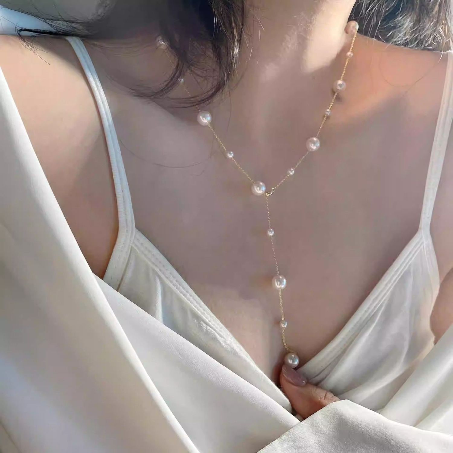 Dry and elegant rose starry sky necklace, light luxury and fashionable, versatile, thousand gold style fairy necklace, sweater chain, jewelry, pearl necklace detail image 11