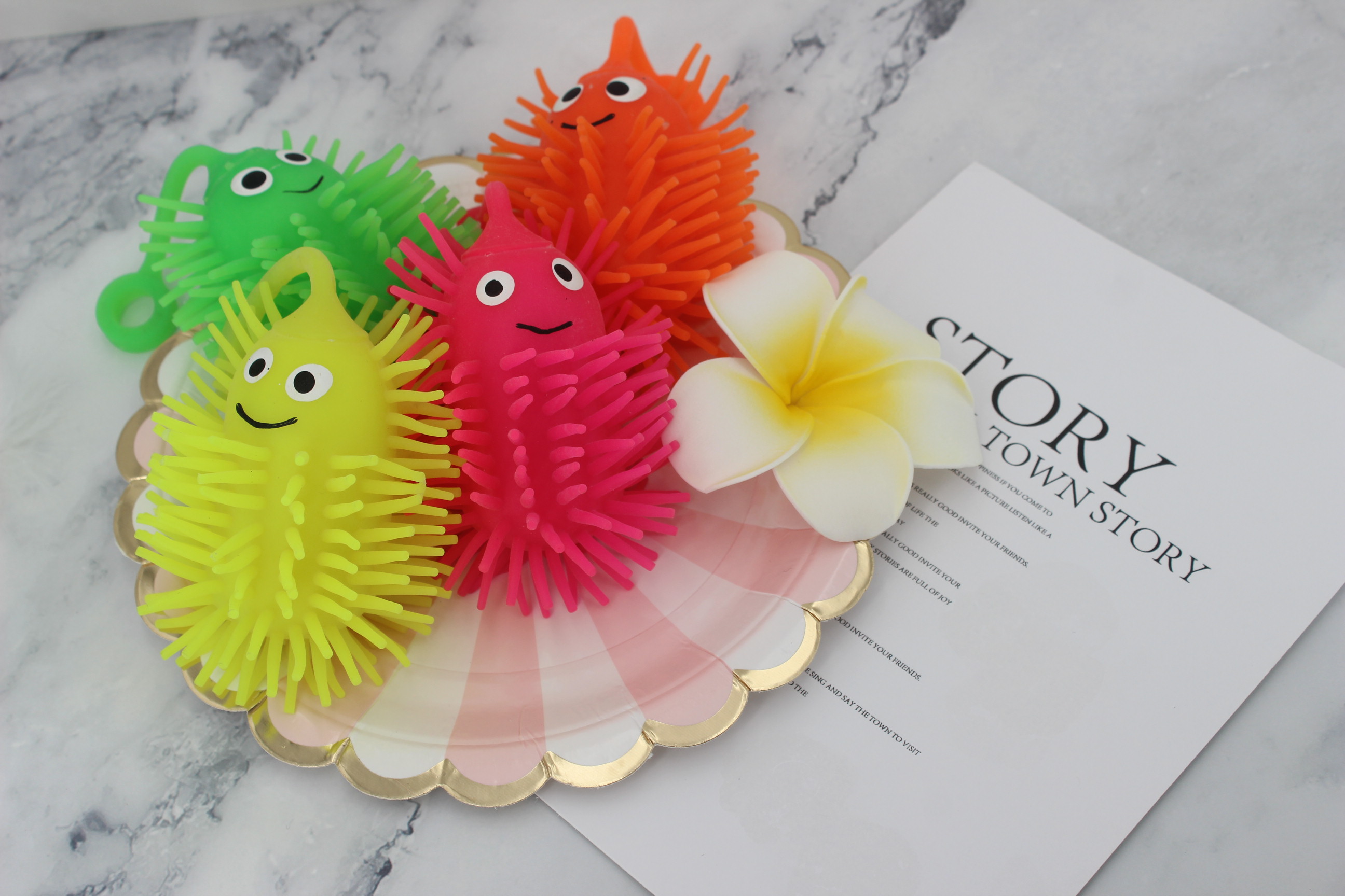 Children's squeezing toy magic tool, small corn fluffy balls, best-selling product, factory direct sales