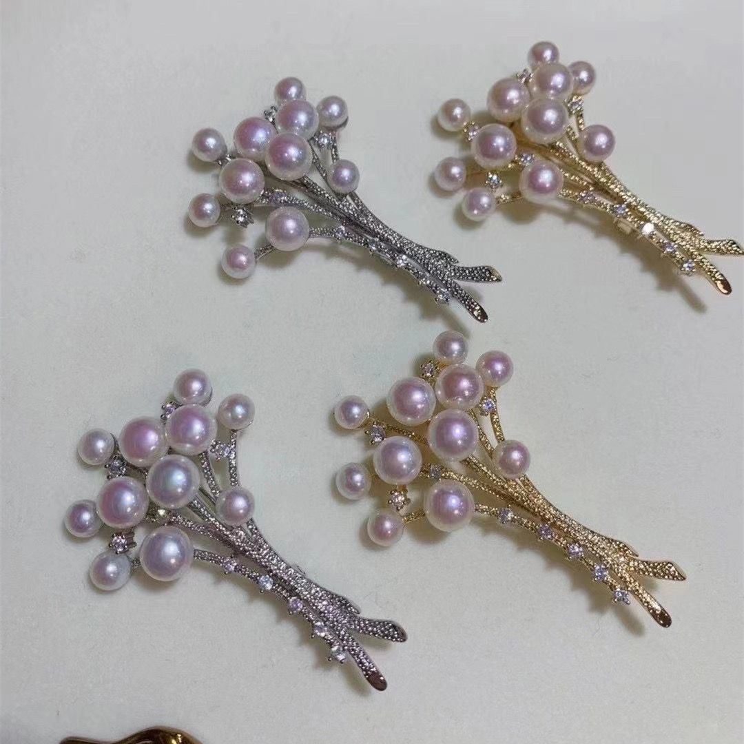 High-end custom-made bouquets of the same style, fashionable and high-end pearl and multi-bead brooches, brooch coats, and peach brooches