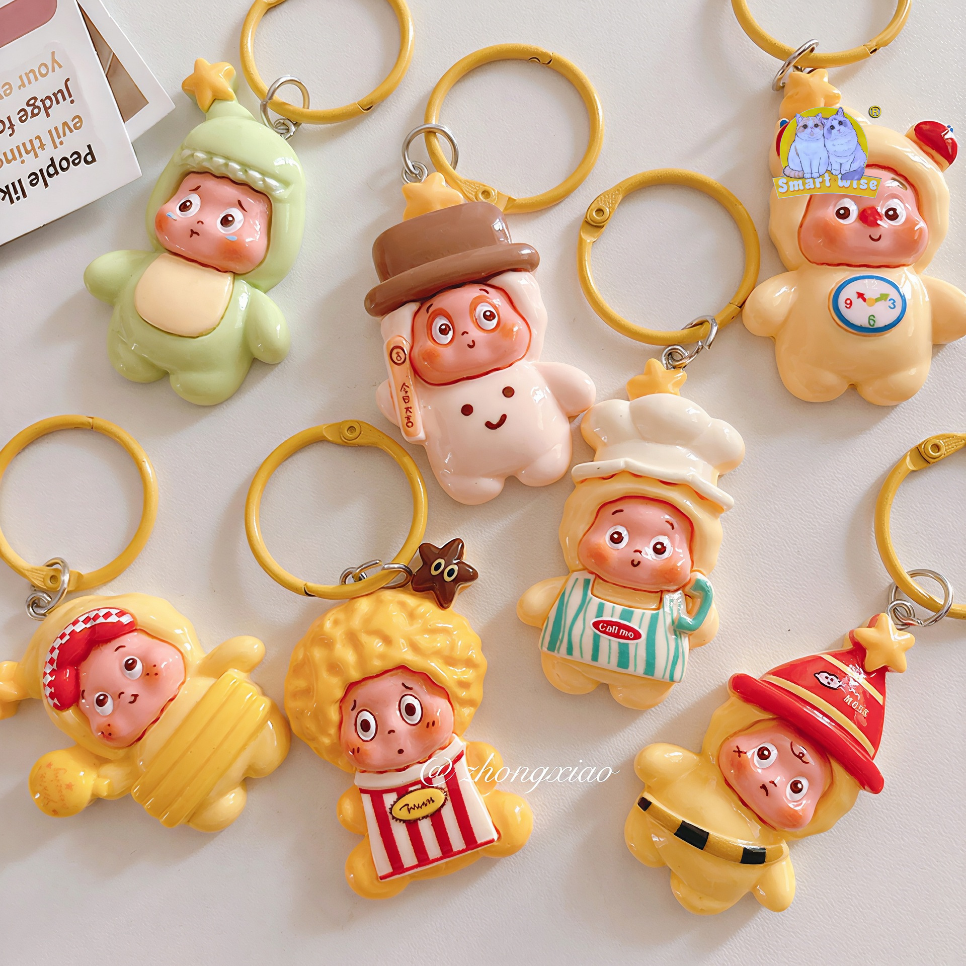 Cute large cartoon star character keychain pendant, creative bag pendant, backpack accessory, best friend and couple gift Application Scenario