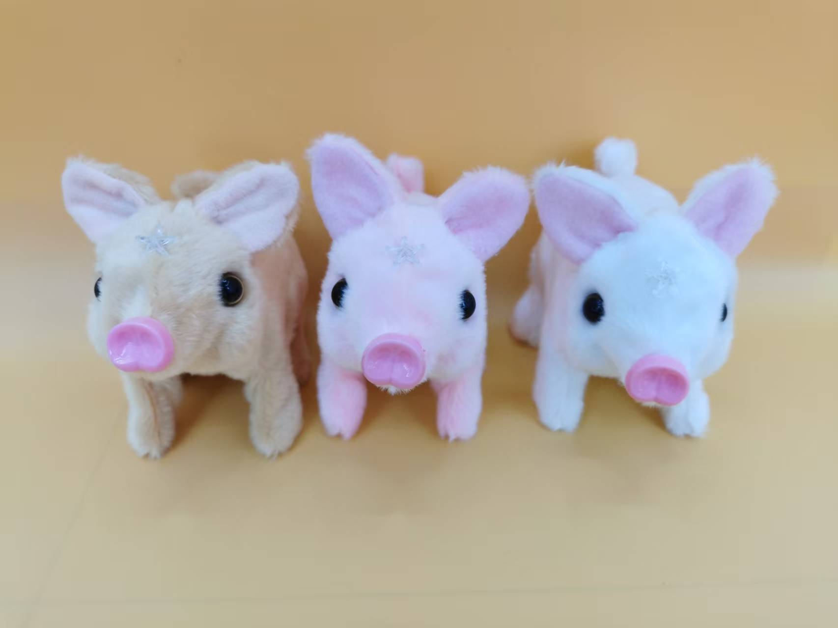 Children's surprise gift: A cute and moving little pig with a soft and adorable design. It's an ideal choice for birthday and festival gifts