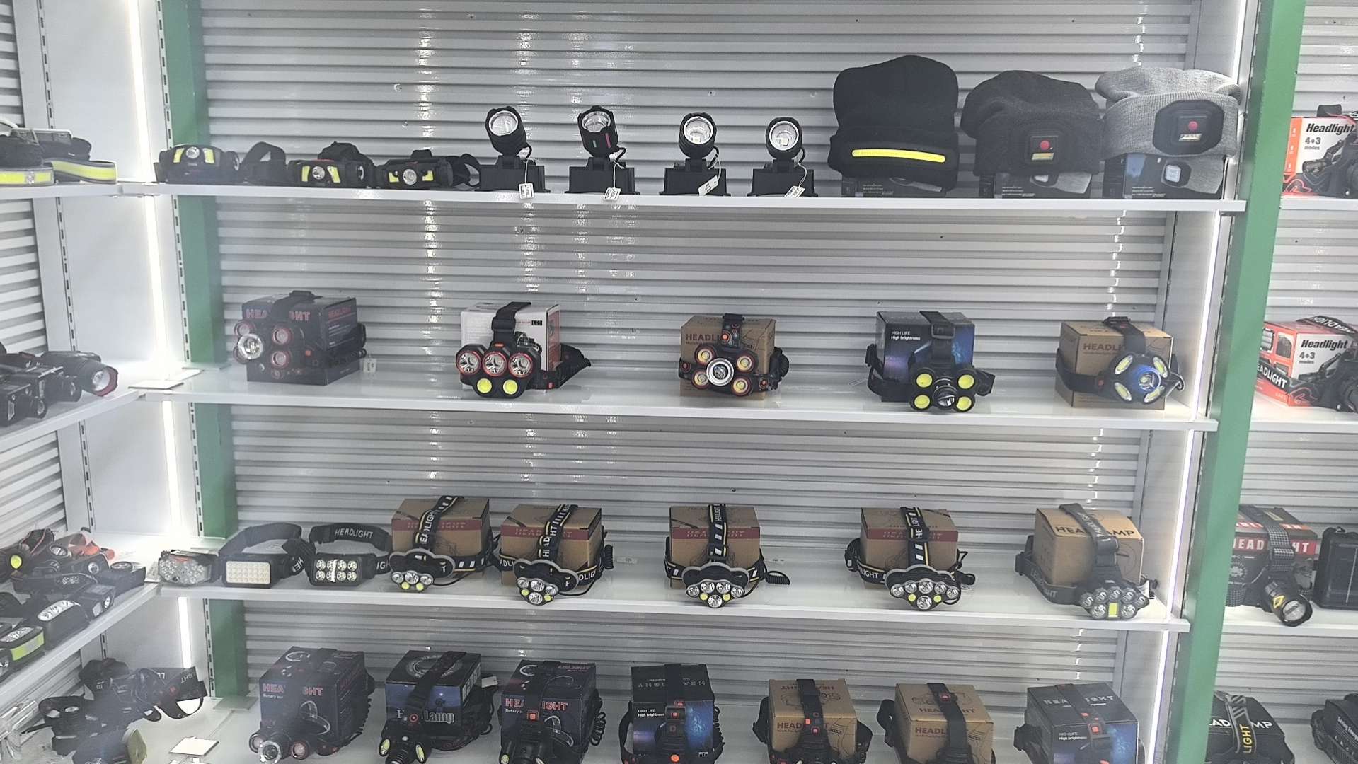 Changliang Electronics Factory describe pic - 2