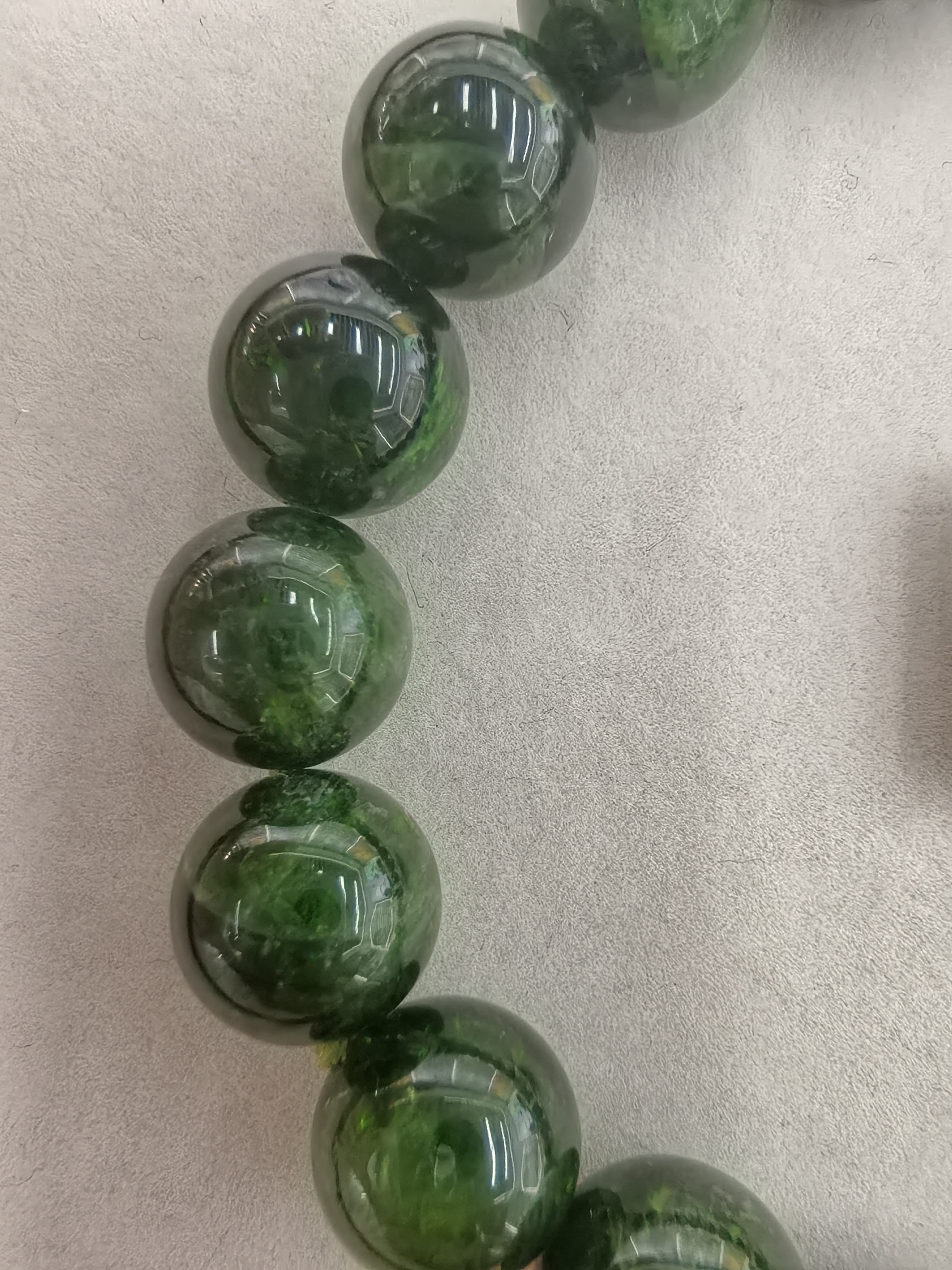 透辉石“哭泣石”天然手串细节图