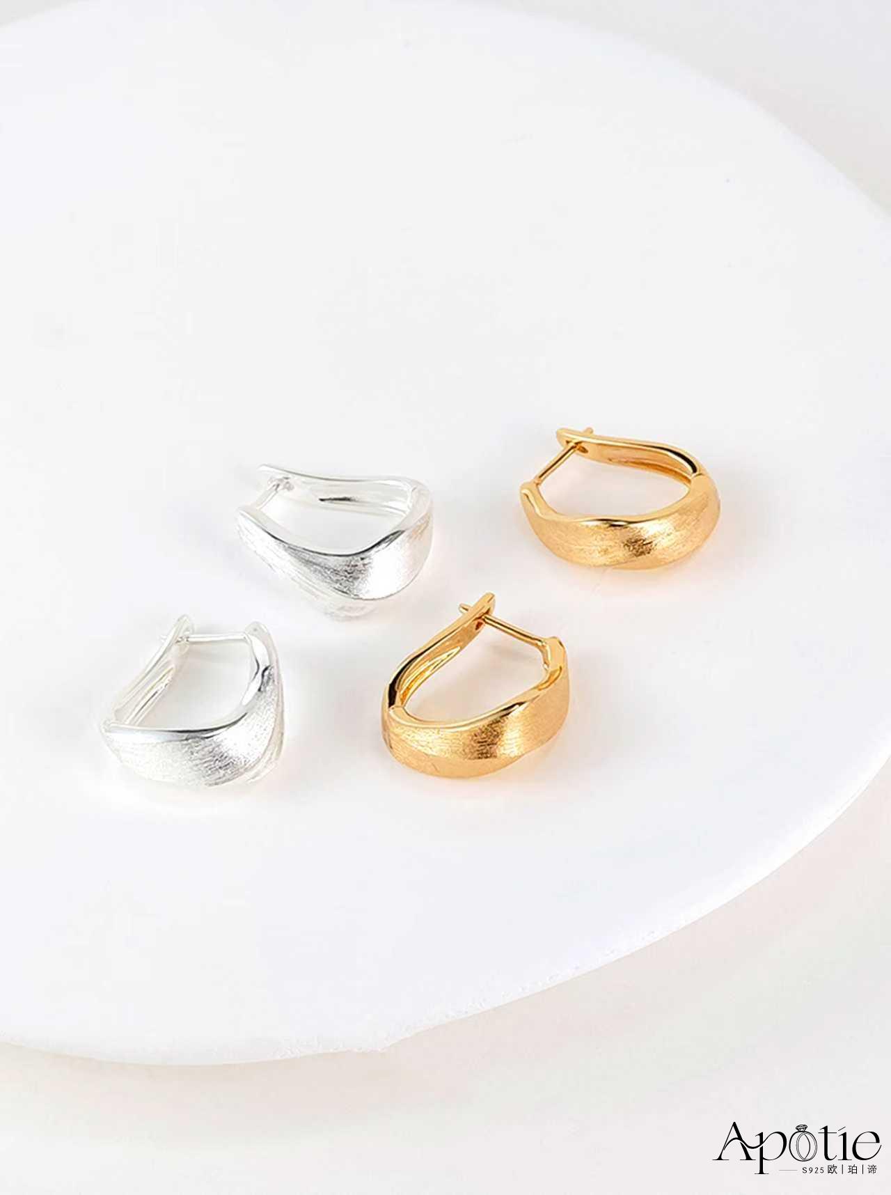APOTIE's twisted matte commuter style S925 silver ear buckles pic 4