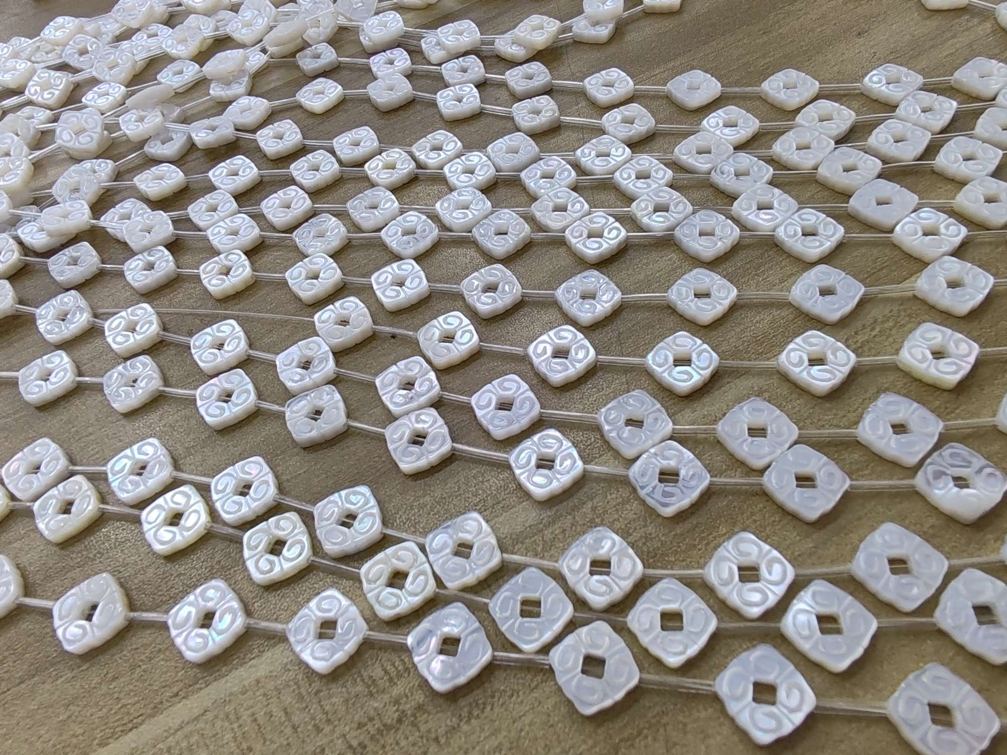 Natural shell white butterfly shell square with a hole in the middle, carved DIY accessory and decorative accessory details Picture